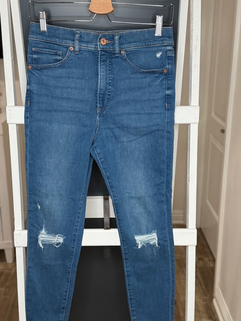 Cropped Women’s Distressed Blue Jeans